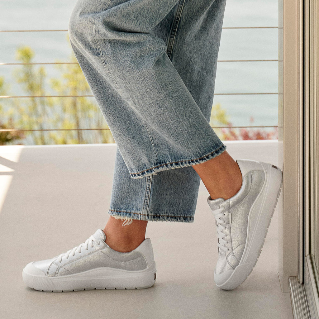 Dr. Scholl's Women's Time Off Sneaker Sneaker White 8.5 M