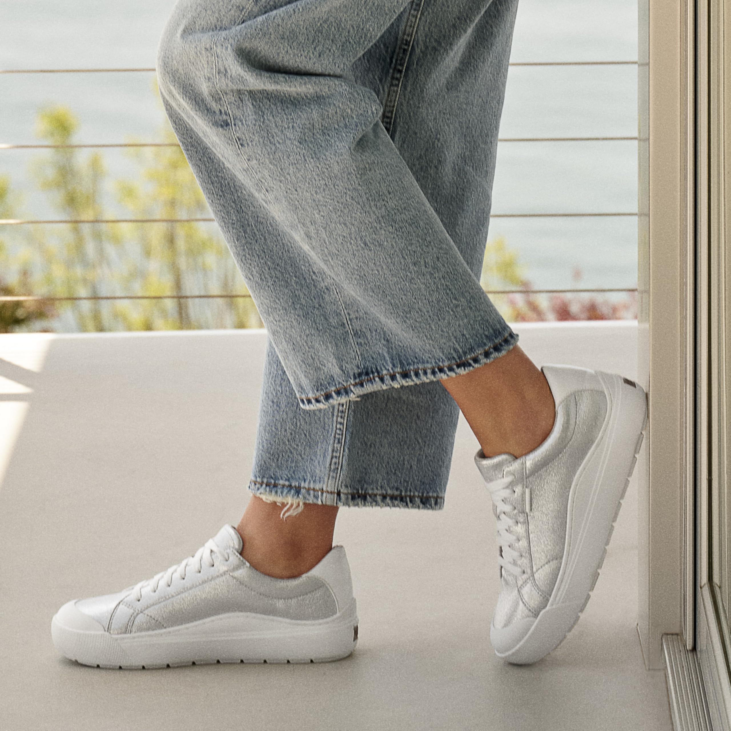 Dr. Scholl's Women's Time Off Sneaker Sneaker White 8.5 M