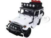 Toyota FJ40 Land Cruiser White ""4x4 Overlanders"" Series 1/24 Diecast Model Car by Motormax